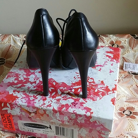 Shoe - Picture 2 of 3