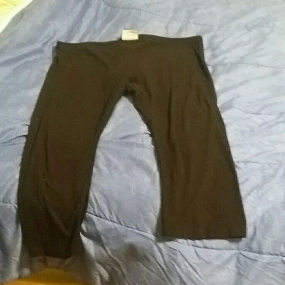 Cute black leggings, capri