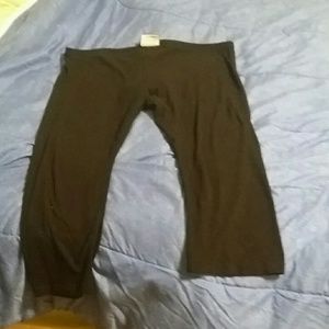 Cute black leggings, capri