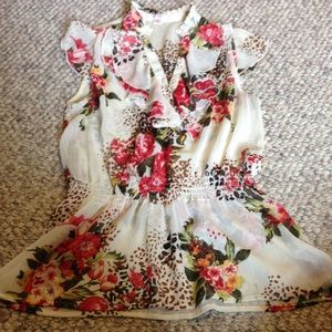 Xhiliration Floral Peplum top - M