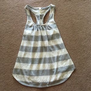 Striped riffle tank