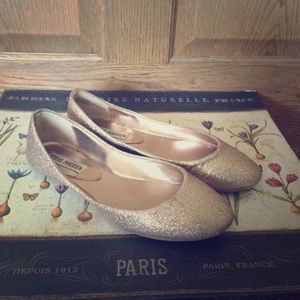 gold sparkle flats