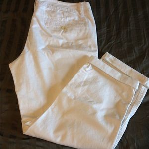 AE White Boyfriend Capris - 8