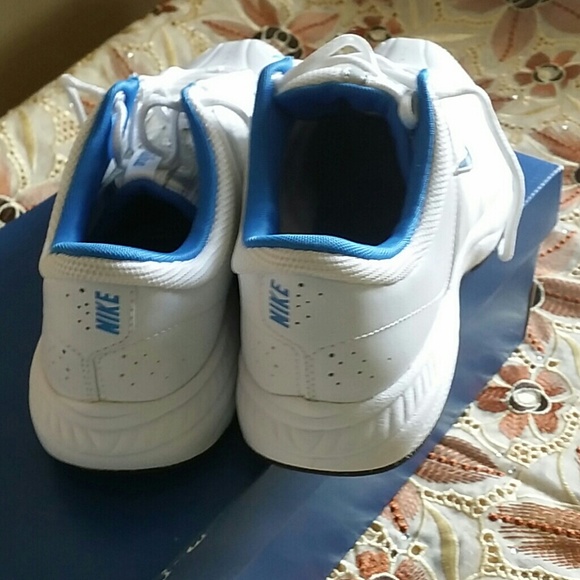 Shoe - Picture 2 of 3