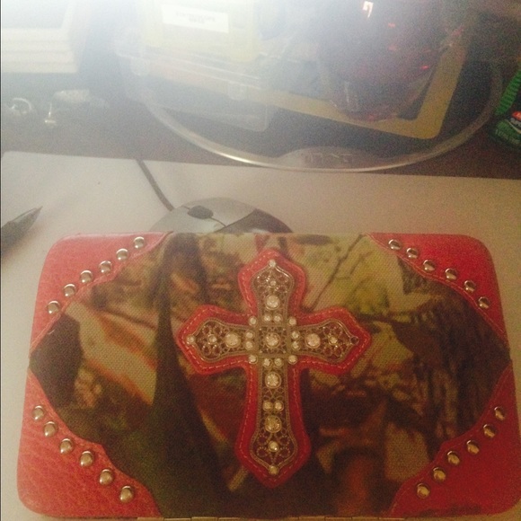 Bi-fold Pink Leather/Camo Bling Cross Wallet