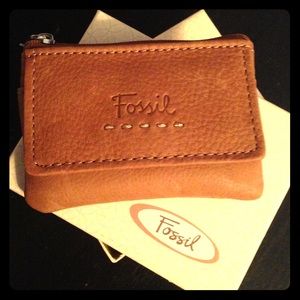 ✨NWT Fossil coin purse!✨