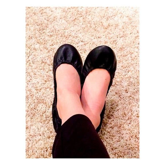 Cute slip on - Picture 1 of 3