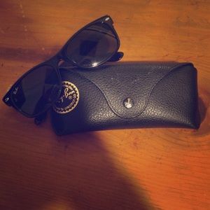 Lightly worn perfect condition sunglasses