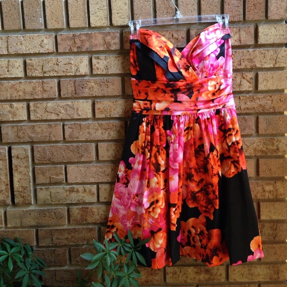Floral strapless dress