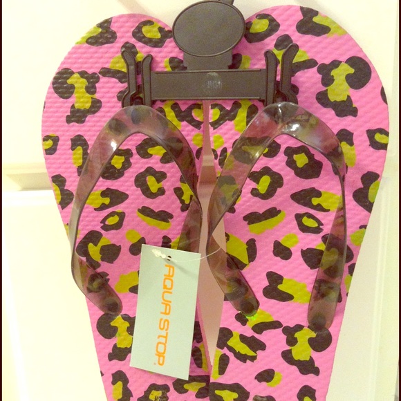 Pink camo flip flops - Picture 1 of 1