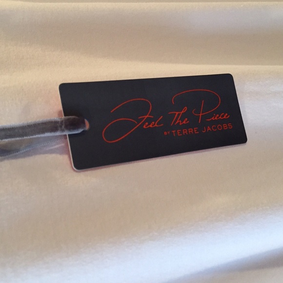 Feel the Piece Roller Top - Picture 3 of 4