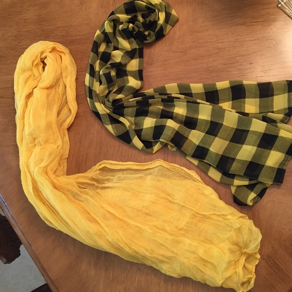 Scarf Bundle 💛 - Picture 1 of 3