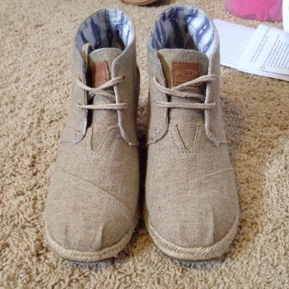 TOMS Wedges ❗️❗️SOLD❗️❗️