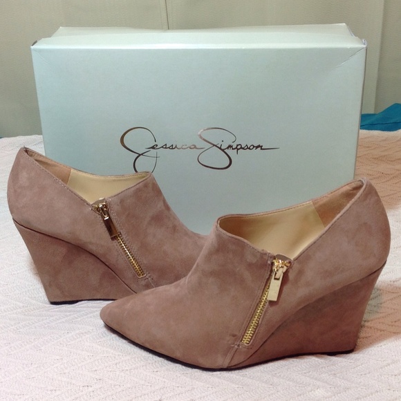 Jessica Simpson Taupe Suede Booties- size 9