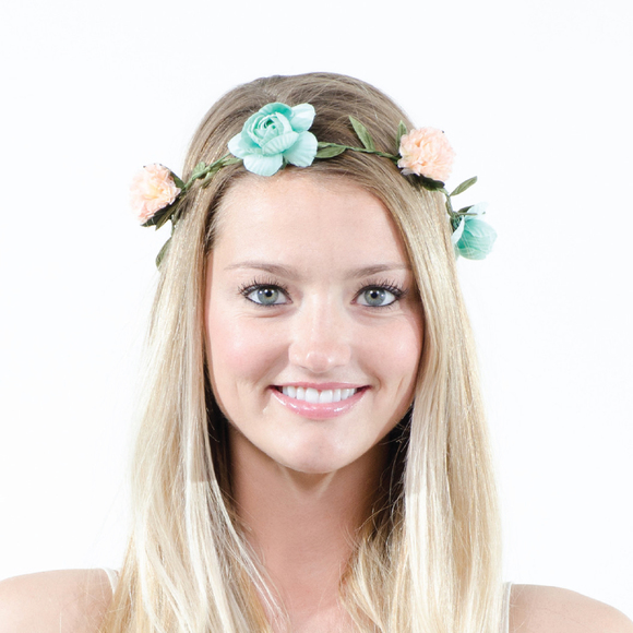 SPLENDID PEACH CHRYSANTHEMUM/MINT ROSE CROWN