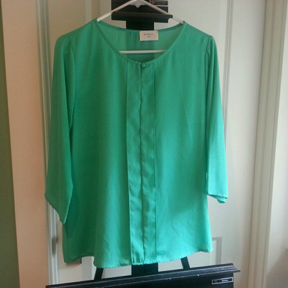 Everly Tops - Cute Green Blouse