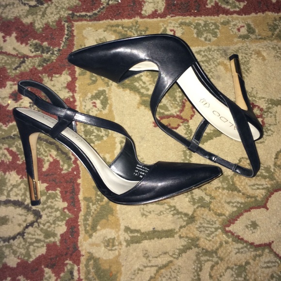 Aldo leather pointy toe sling backs