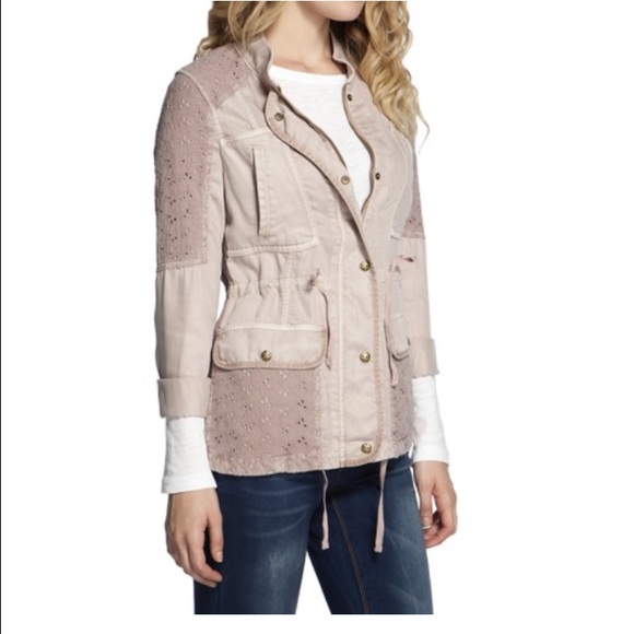 🎉HP 7/22🎉Eyelet Trim Field Jacket - Picture 2 of 4