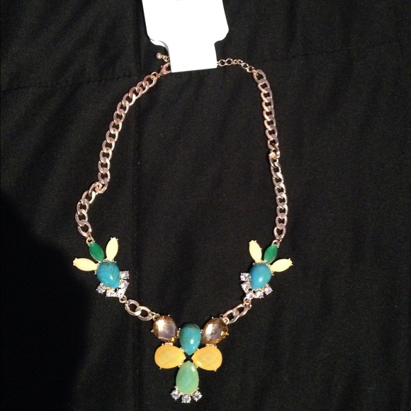 Chunky multi colored gold necklace - Picture 2 of 3