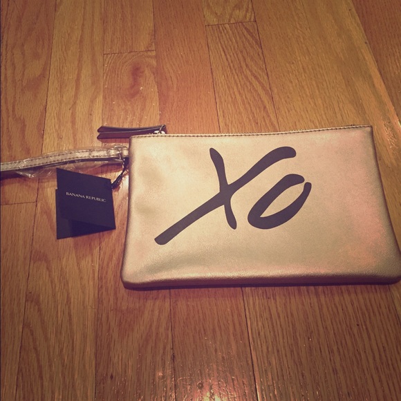 Banana Republic XO Gold Leather Wristlet - Picture 1 of 3