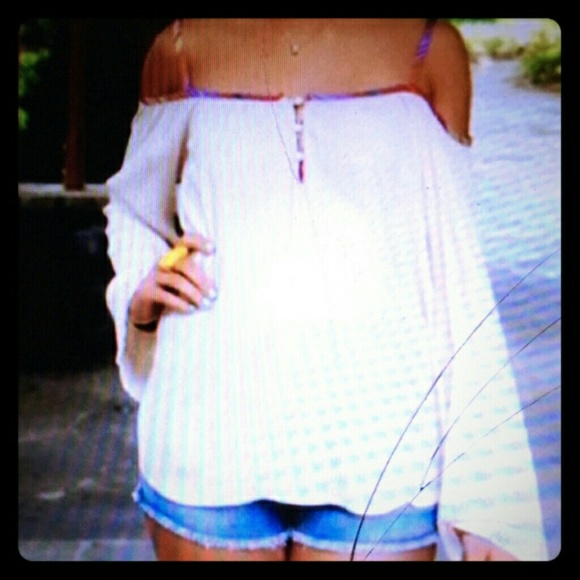 *RESERVED*  White off the shoulder tunic