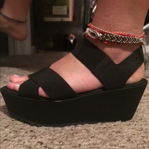 💀black platform sandals!💀