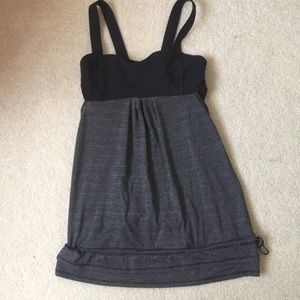 SOLD bundle: Lululemon too size 6