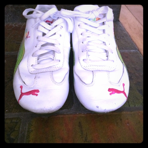 puma green and pink shoes