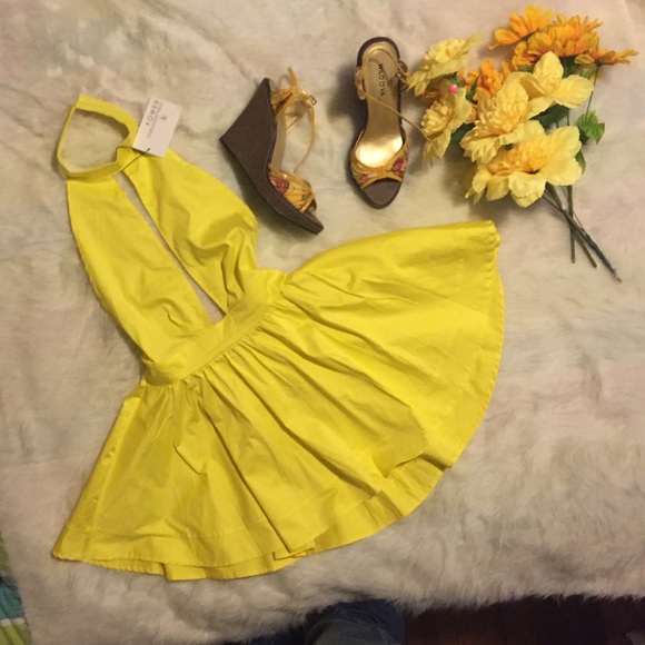 Dresses & Skirts - Backless halter dress