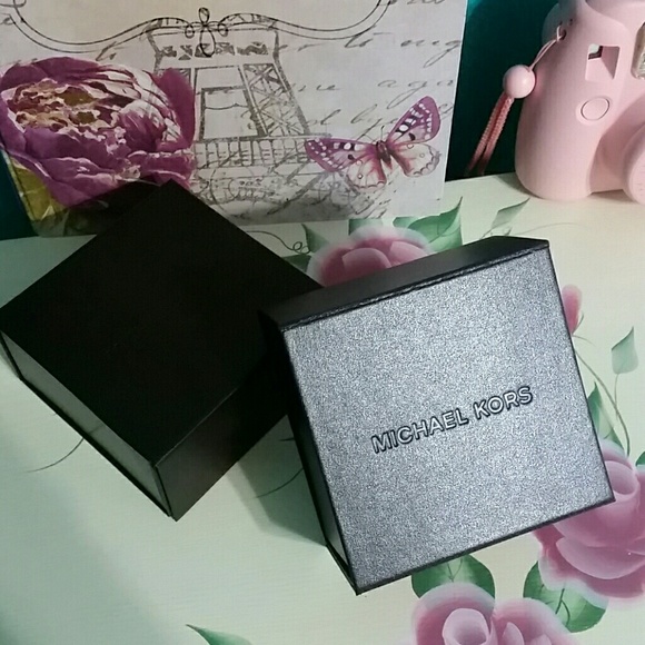 Michael Kors magnetic boxes