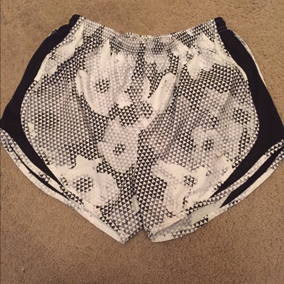 Nike Pants - NIKE patterned tempo shorts