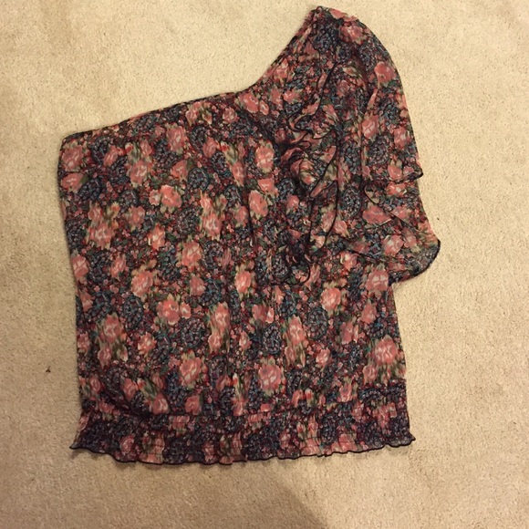 🌸one shoulder floral top🌸
