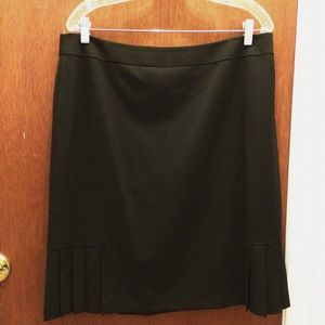 Tahari Pencil Skirt with Pleated Panels, Size 14