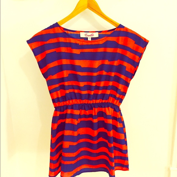NWOT Francesca's Collections top