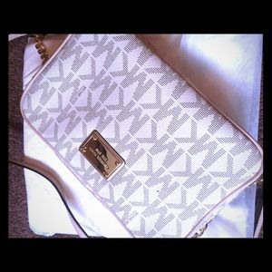 Michael Kors White - Large Jet Set Crossbody