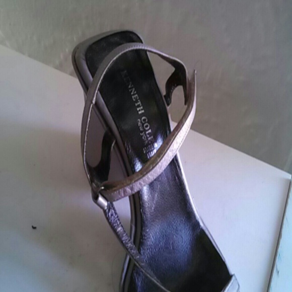 Kenneth Cole stacked- wedge style heels - Picture 2 of 4