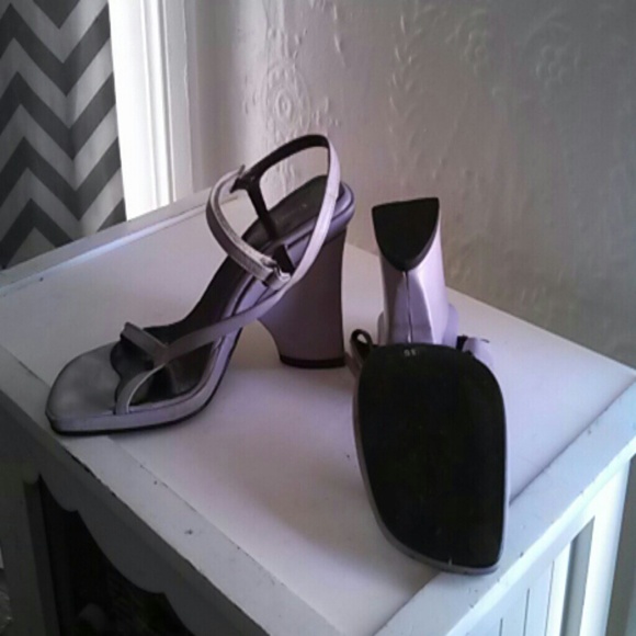 Kenneth Cole stacked- wedge style heels - Picture 3 of 4