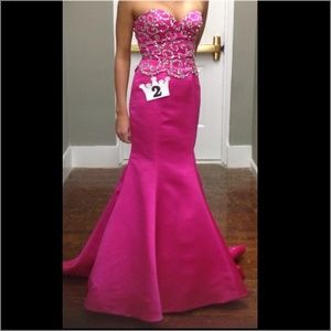 Pink sherri hill size 4.
