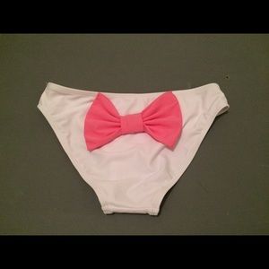 SOLD❌ White and pink bow back bikini bottoms! 💕
