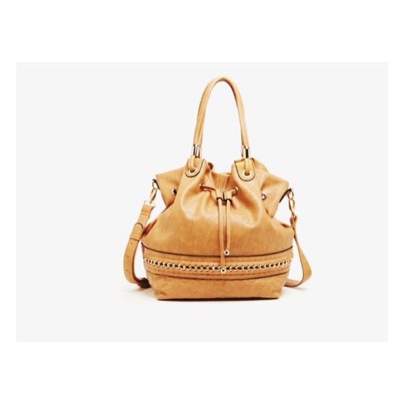 ✨SALE✨ Tan bucket bag / cross body bag