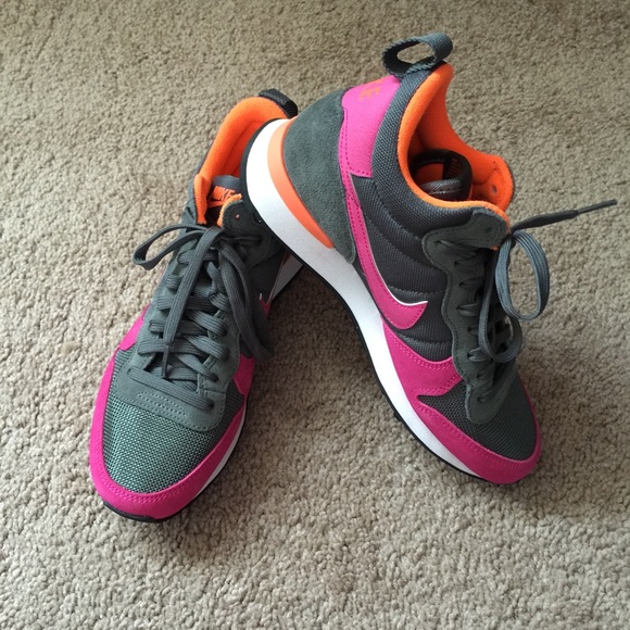 Nike Women's Internationalist Mid