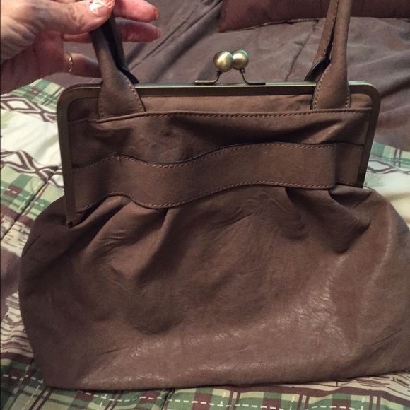 New tan Bueno clasp purse