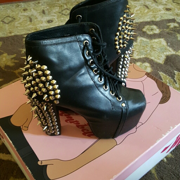 Jeffrey Campbell spike litas size 6