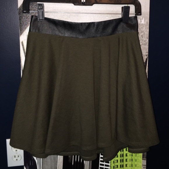 Forever 21 Dresses & Skirts - Forever 21 skirt w/ leather rim