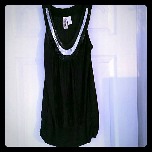 Going out tank - Picture 1 of 3