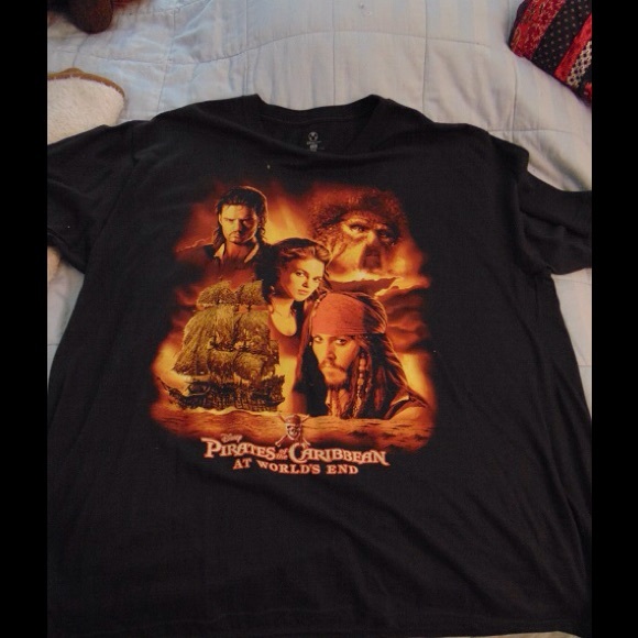 NWOT Size 2X black Pirates of the Caribbean tee