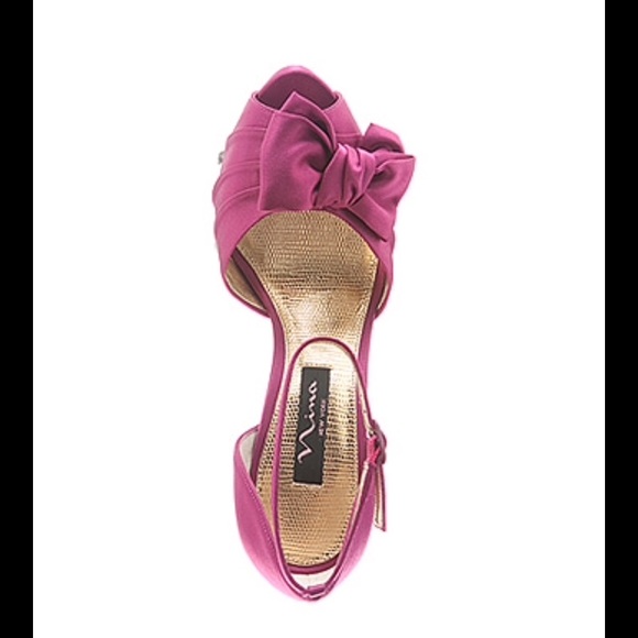 Nina New York 4 1/2 inches heel. Never been worn - Picture 3 of 4