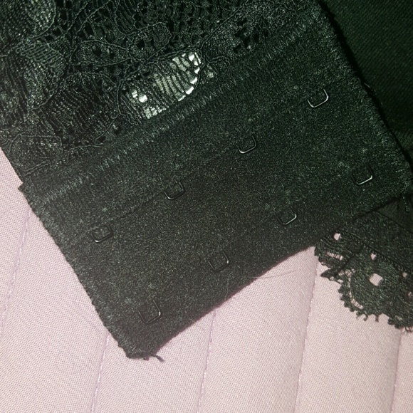 Black Lace (Bandeau) top with pads size small - Picture 4 of 4