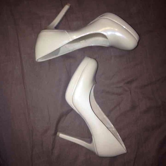 Nude Heels Size 6
