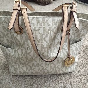 🚫SOLD🚫Michael Kors Handbag👜